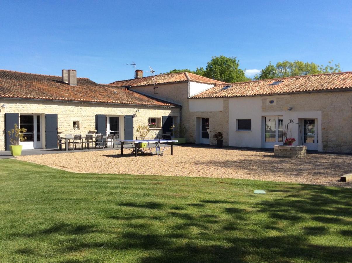 Vérines La Fompatoise Bed & Breakfast エクステリア 写真